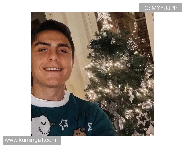 足球明星女性头像高清图片展示与解析，展现她们的魅力与风采